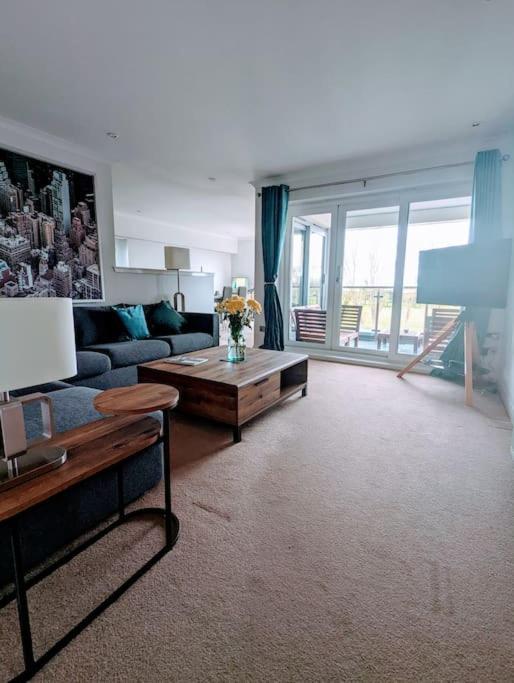 קרנוסטי Beautiful 2 Bedroom Flat Overlooking Golf Course מראה חיצוני תמונה