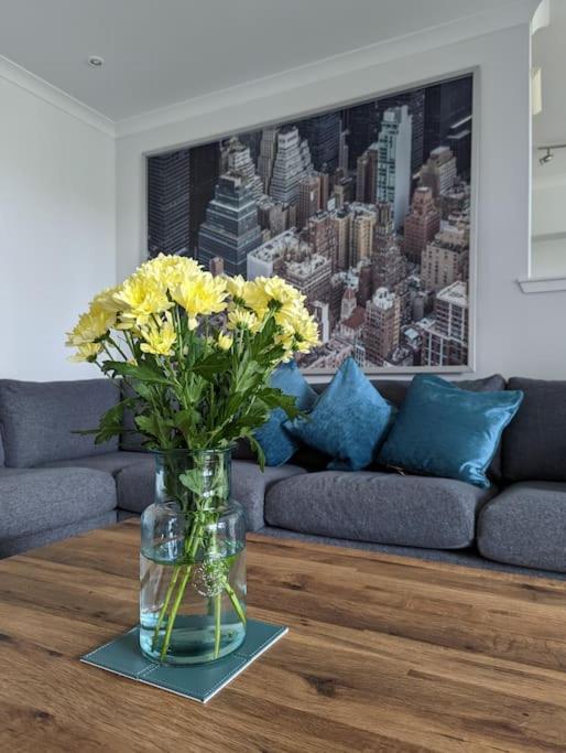 קרנוסטי Beautiful 2 Bedroom Flat Overlooking Golf Course מראה חיצוני תמונה